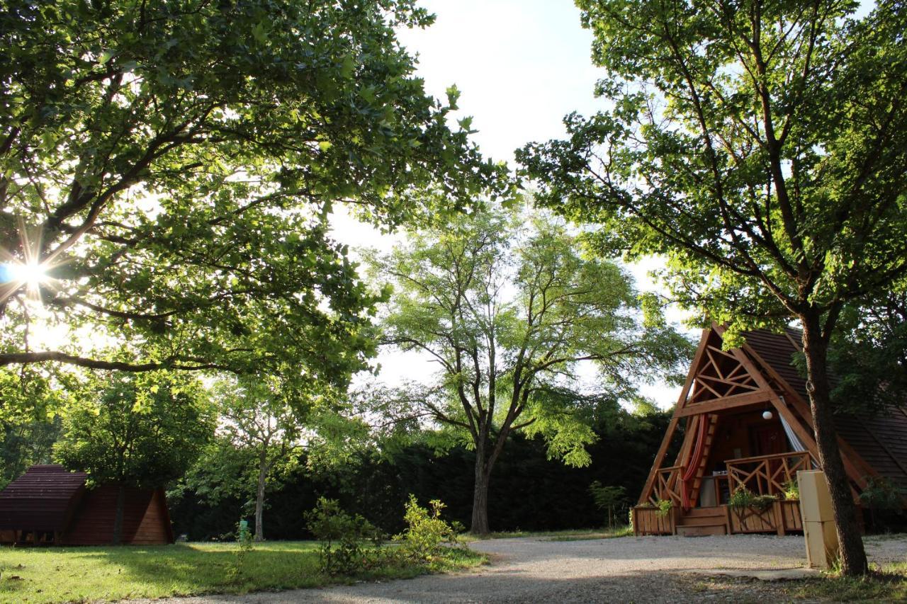 Habitat Createur - Hebergements Insolites Au Camping Municipal "Les Ecureuils" Recoubeau-Jansac المظهر الخارجي الصورة