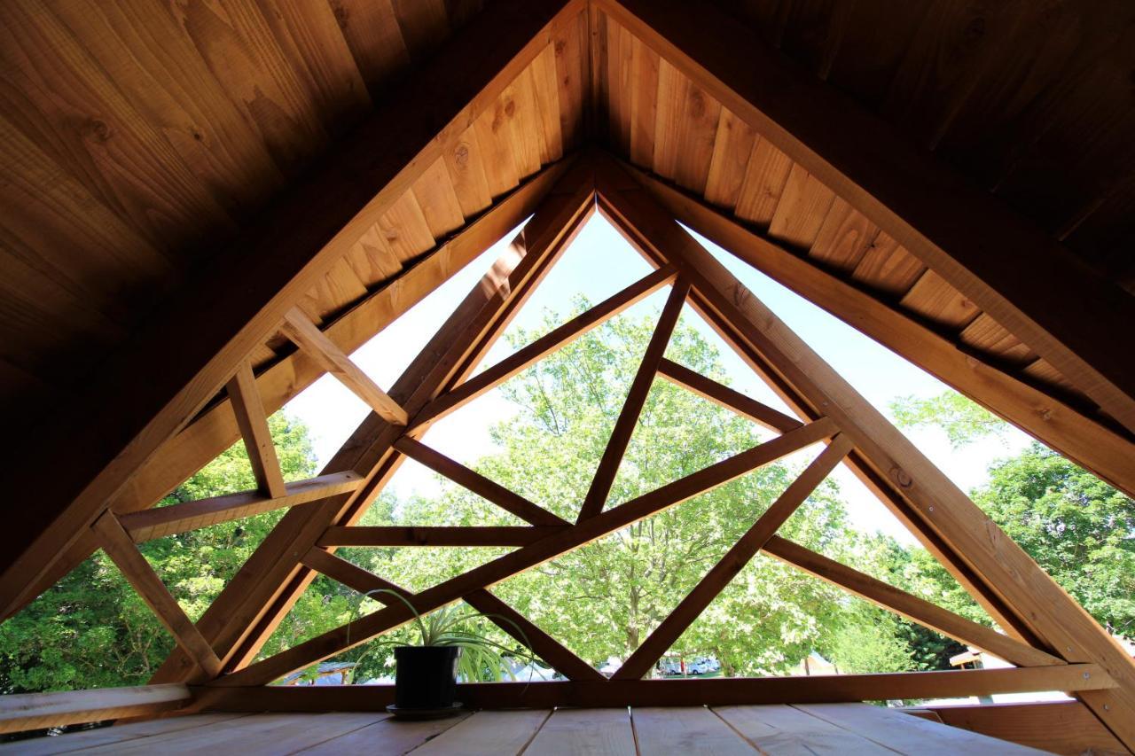 Habitat Createur - Hebergements Insolites Au Camping Municipal "Les Ecureuils" Recoubeau-Jansac المظهر الخارجي الصورة