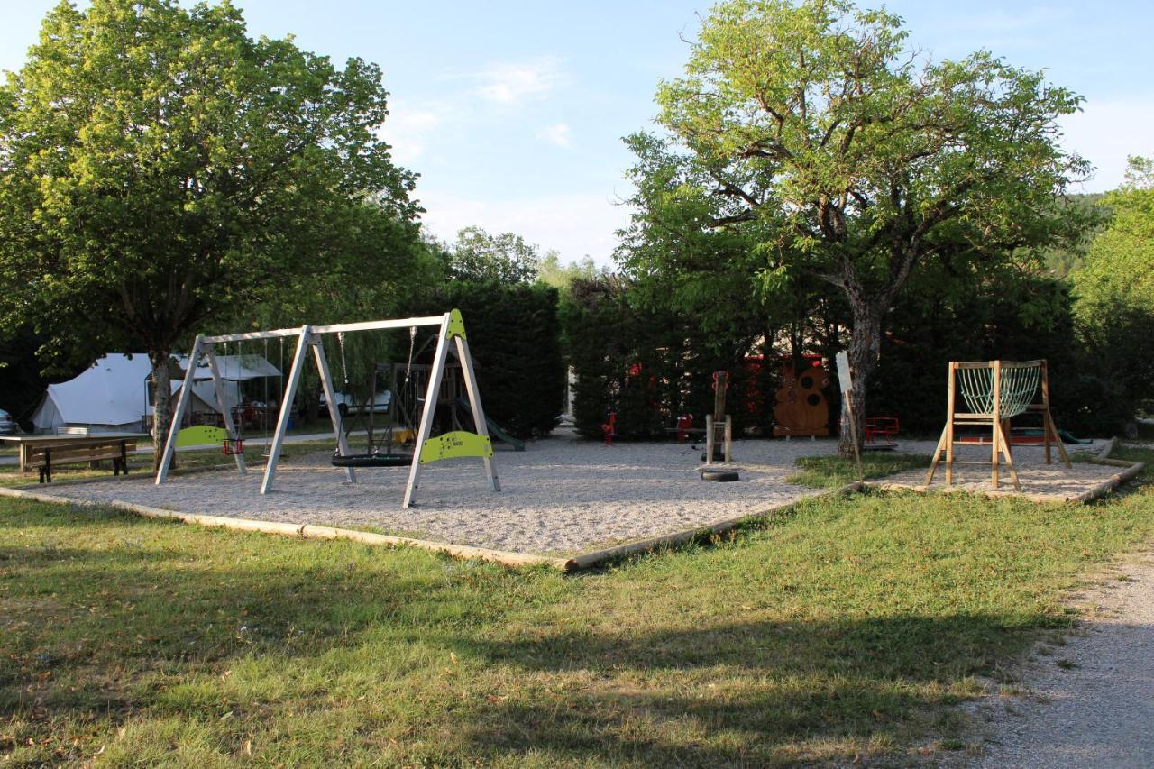 Habitat Createur - Hebergements Insolites Au Camping Municipal "Les Ecureuils" Recoubeau-Jansac المظهر الخارجي الصورة