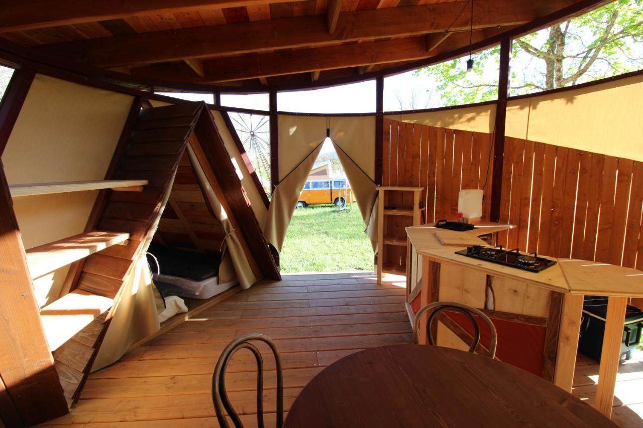 Habitat Createur - Hebergements Insolites Au Camping Municipal "Les Ecureuils" Recoubeau-Jansac المظهر الخارجي الصورة