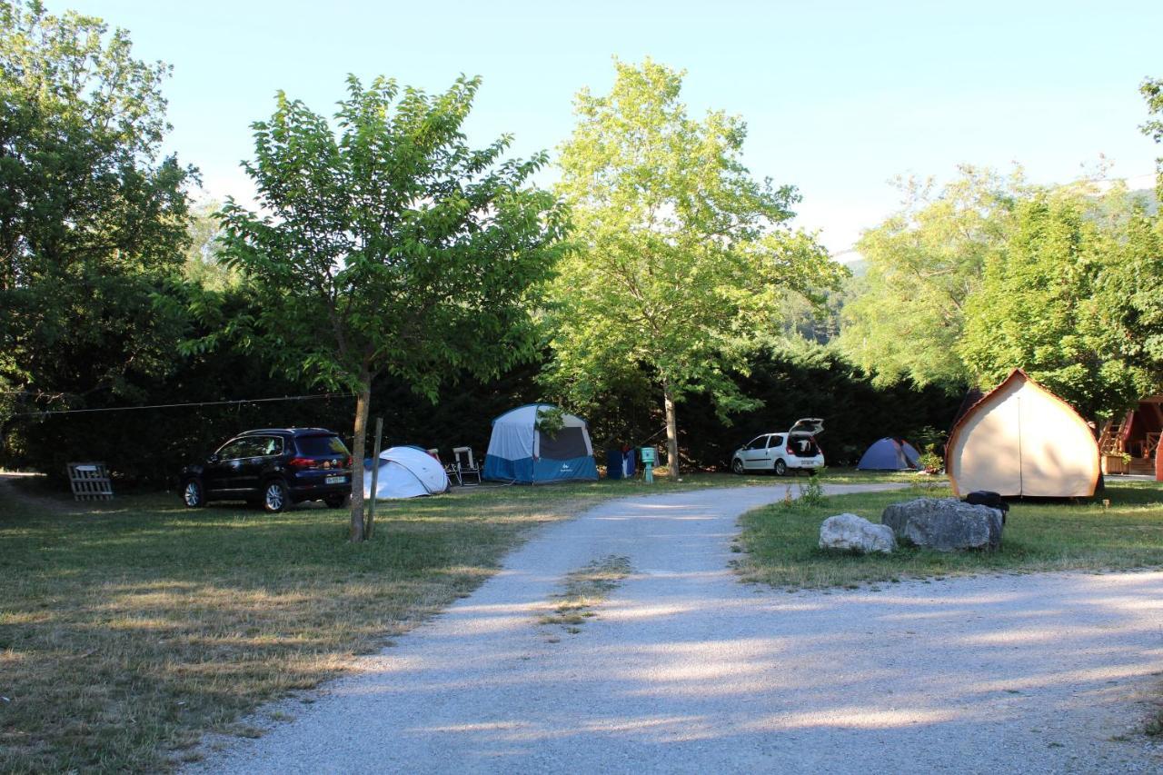 Habitat Createur - Hebergements Insolites Au Camping Municipal "Les Ecureuils" Recoubeau-Jansac المظهر الخارجي الصورة