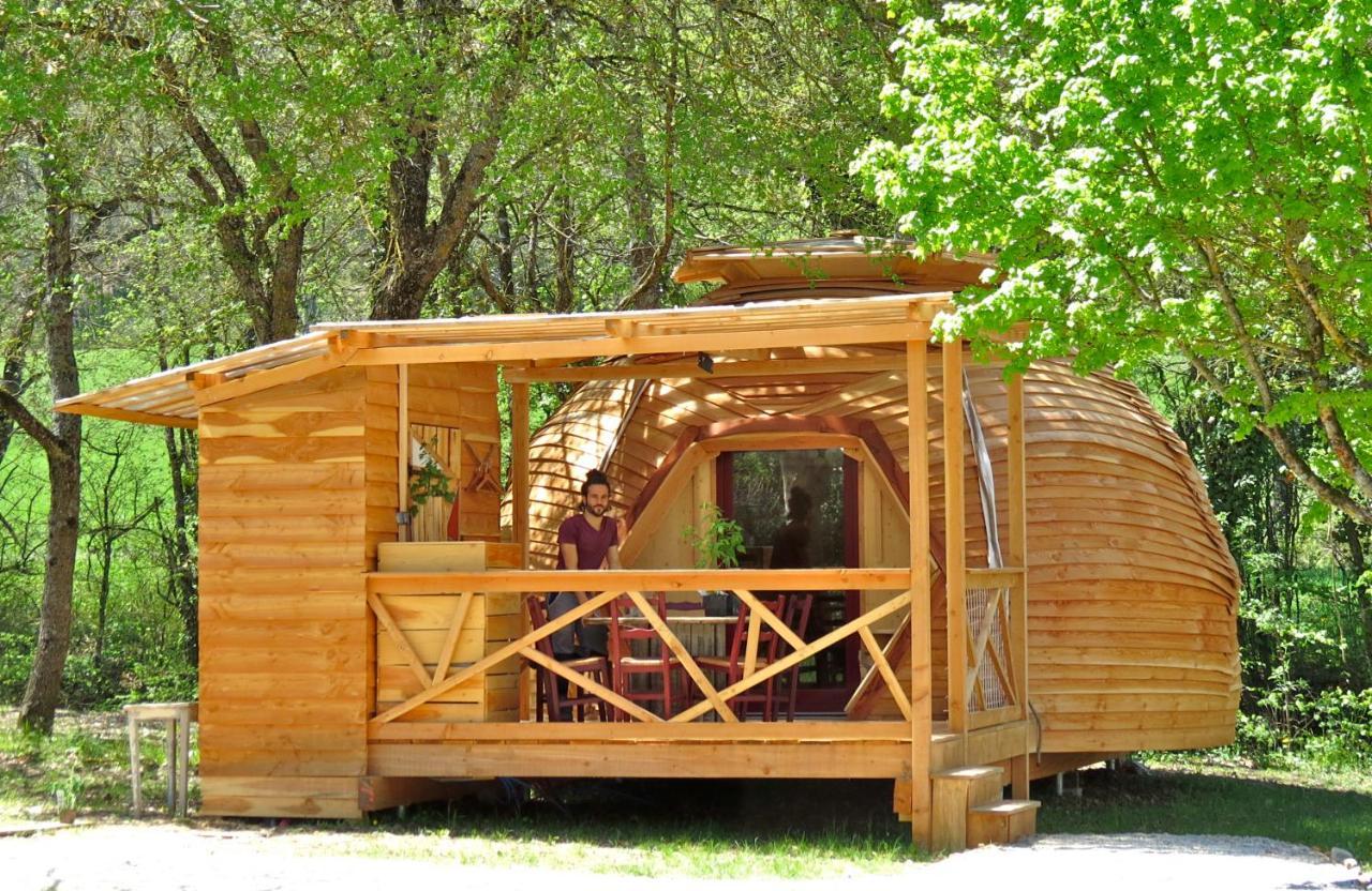 Habitat Createur - Hebergements Insolites Au Camping Municipal "Les Ecureuils" Recoubeau-Jansac المظهر الخارجي الصورة